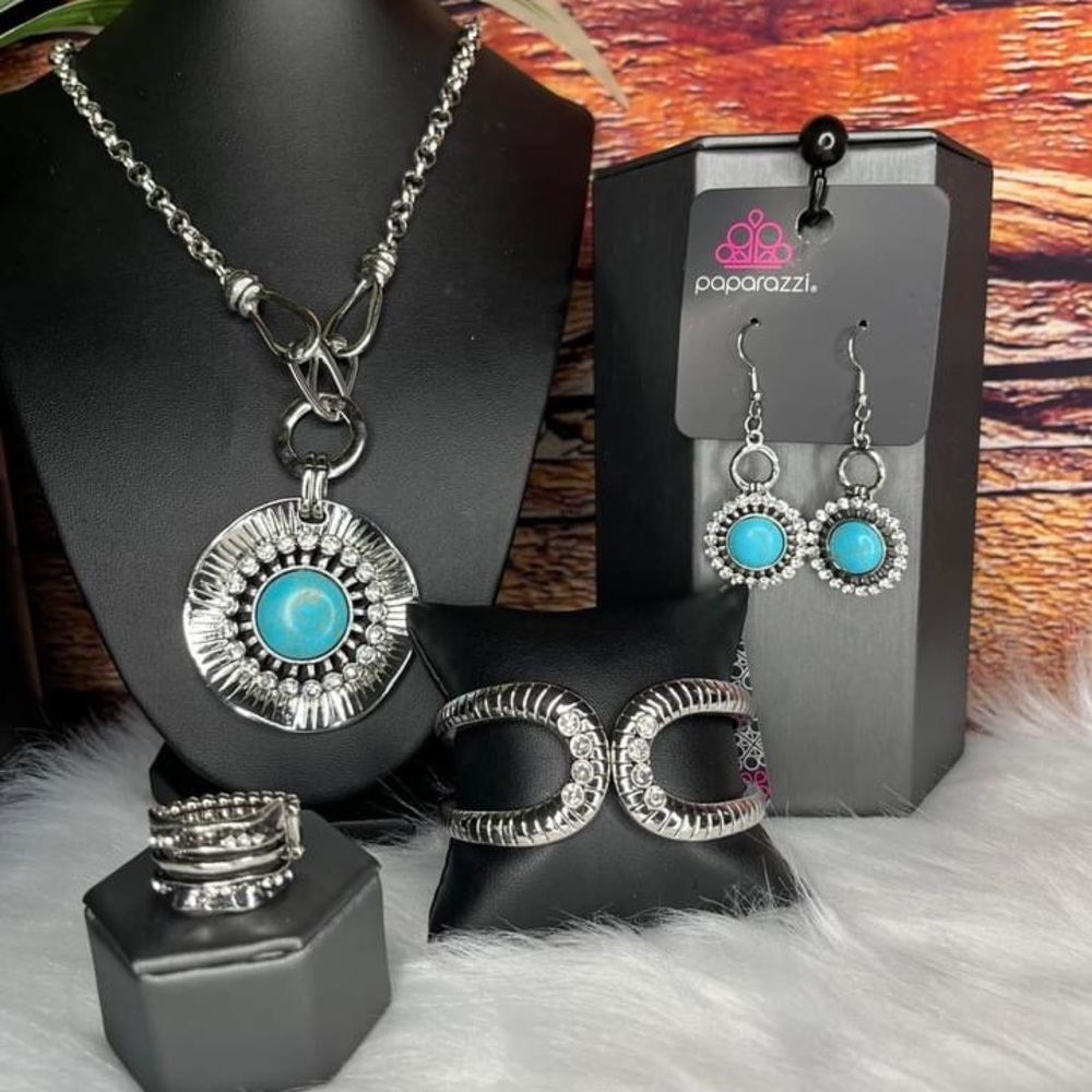 Faux Turquoise Jewelry Set